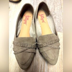 Jellypop solid beige closed toe size 6.0 flats slip on women's rope accent